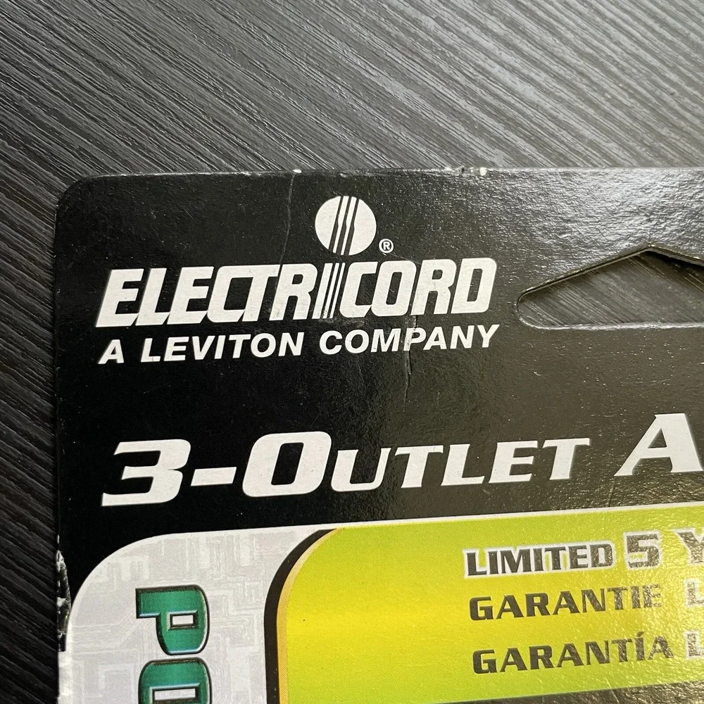 Leviton Triplex Swivel Receptacle Outlet Adapter 15A A-1609-1C-WH#️⃣Z08-0914